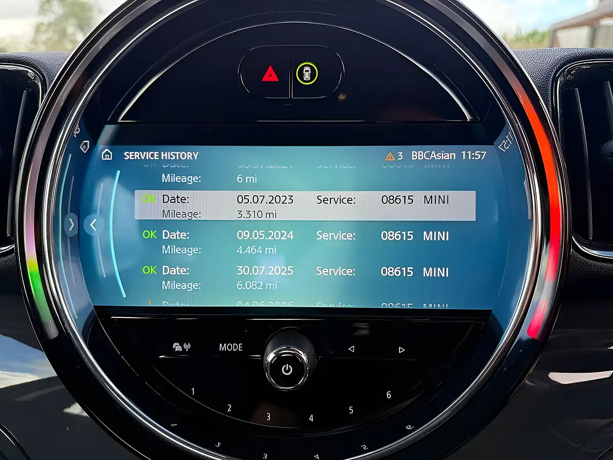 Used 2021 MINI Countryman Cooper Classic Moonwalk Grey Metallic - Interior and Exterior details 3
