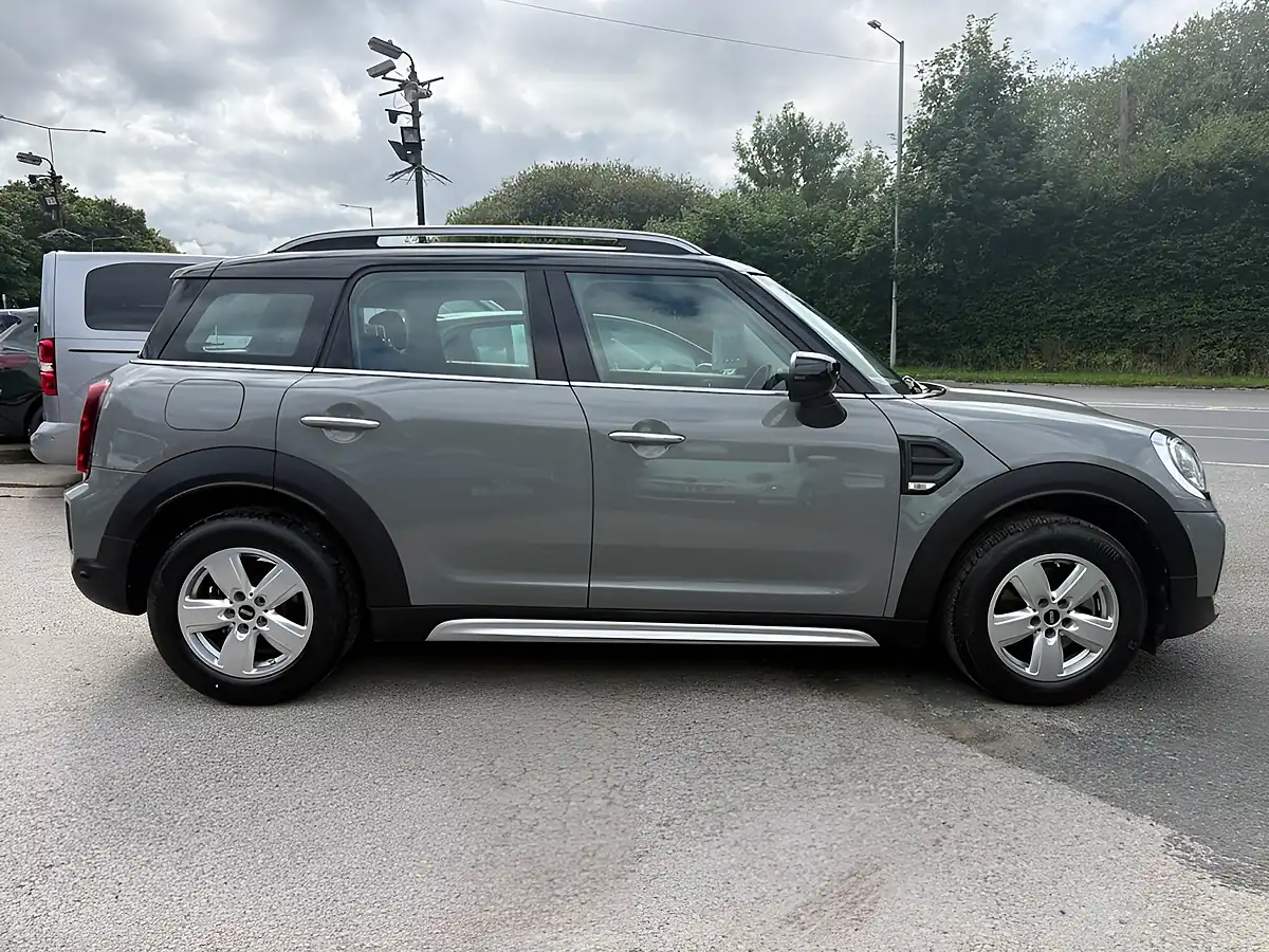 Used 2021 MINI Countryman Cooper Classic Moonwalk Grey Metallic - Interior and Exterior details 4