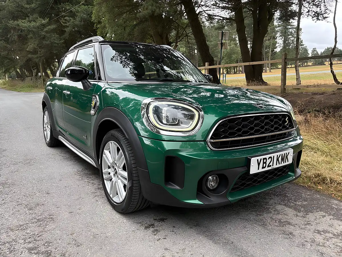 Used 2021 MINI Countryman Exclusive Green - Front View