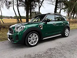 Used 2021 MINI Countryman Exclusive Green - Interior and Exterior details 10
