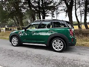 Used 2021 MINI Countryman Exclusive Green - Interior and Exterior details 11
