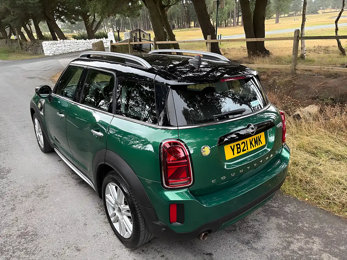 Used 2021 MINI Countryman Exclusive Green - Interior and Exterior details 12