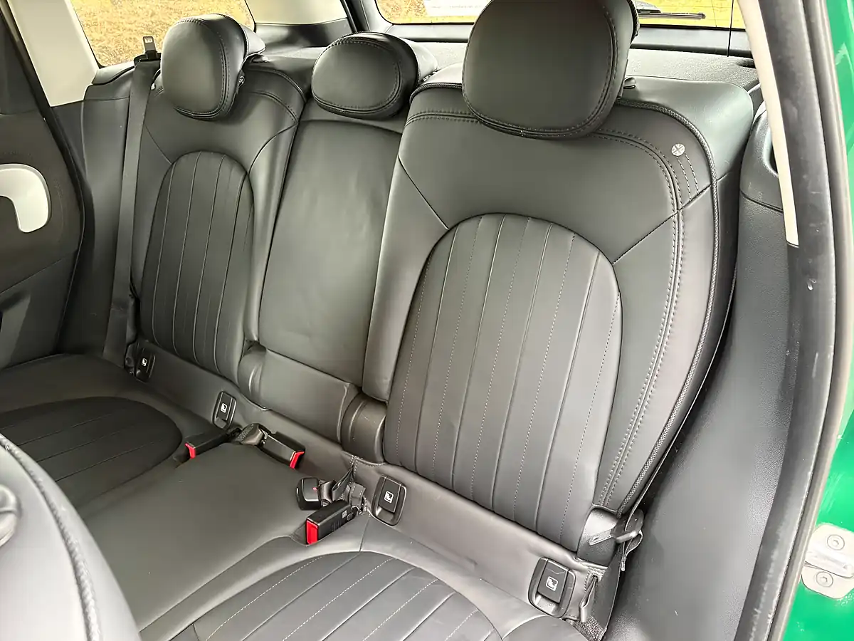 Used 2021 MINI Countryman Exclusive Green - Interior and Exterior details 15