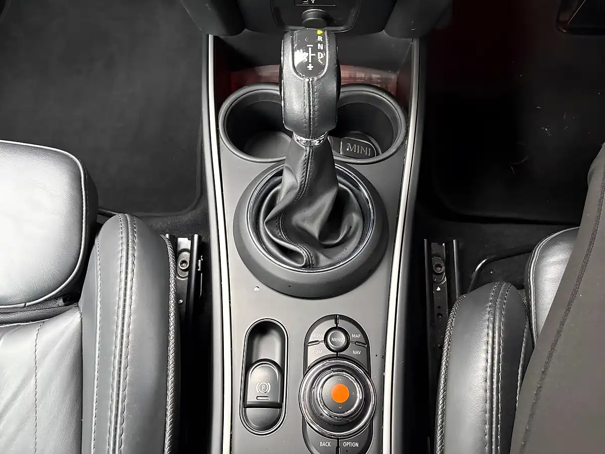 Used 2021 MINI Countryman Exclusive Green - Interior and Exterior details 17