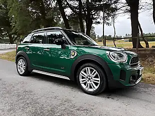 Used 2021 MINI Countryman Exclusive Green - Interior and Exterior details 2