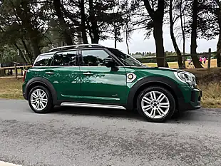 Used 2021 MINI Countryman Exclusive Green - Interior and Exterior details 3