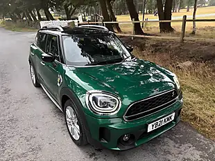 Used 2021 MINI Countryman Exclusive Green - Interior and Exterior details 9