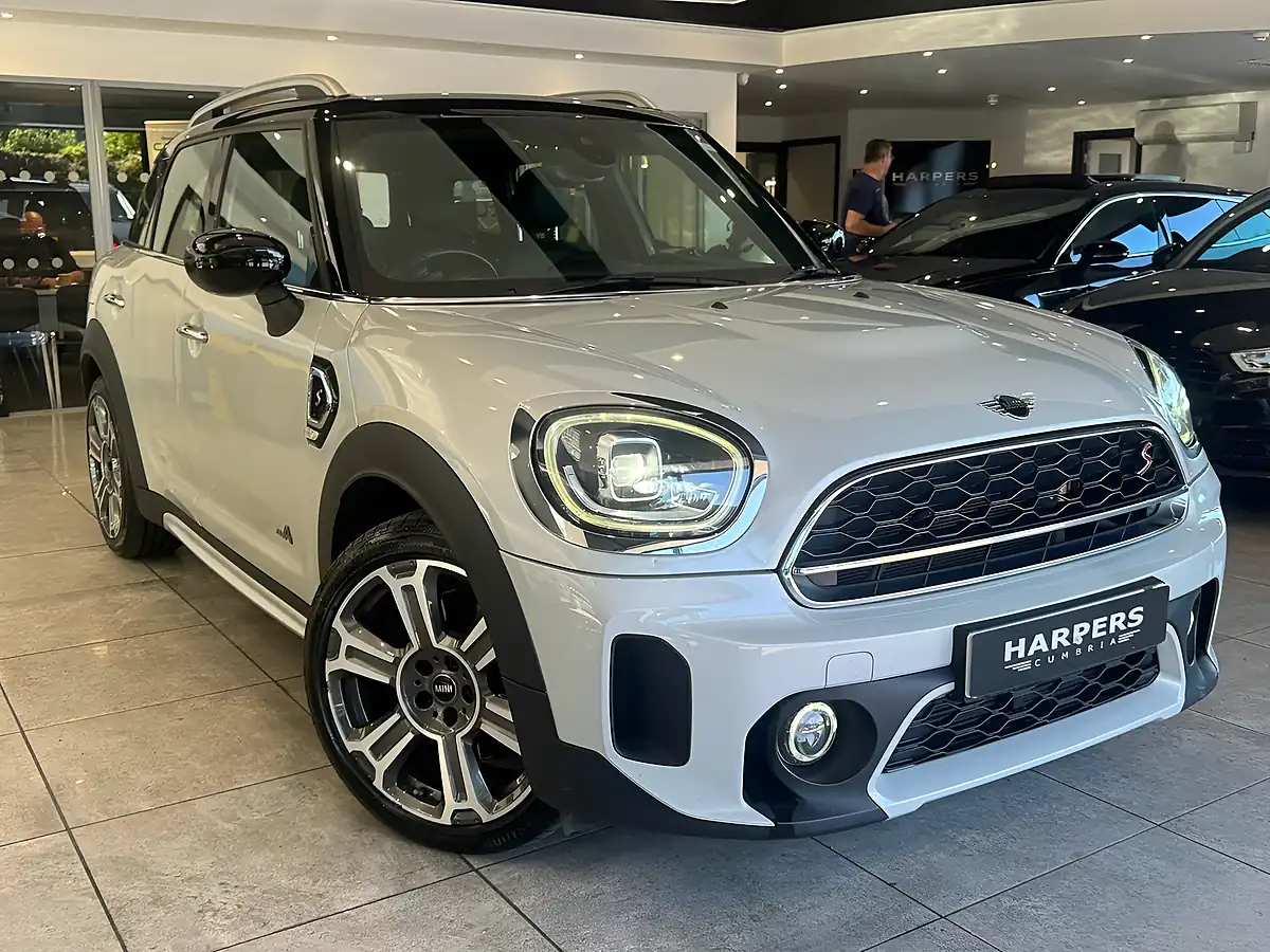 Used 2021 MINI Countryman Exclusive Silver - Front View