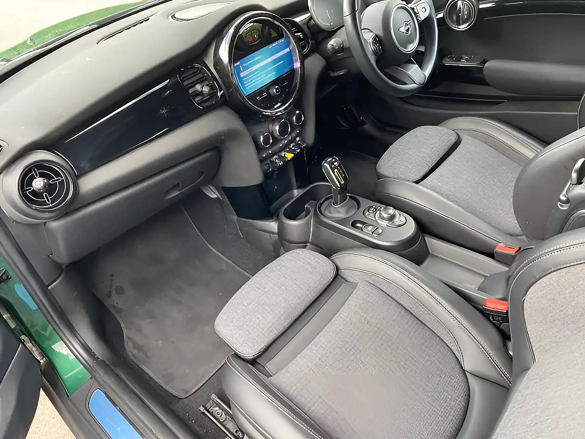 Used 2021 MINI Electric Cooper Cooper Se Green - Interior and Exterior details 10