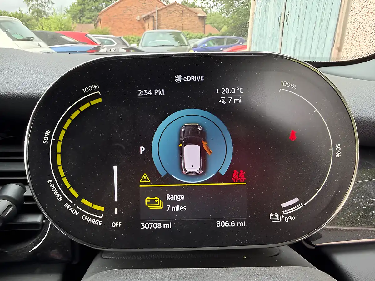 Used 2021 MINI Electric Cooper Cooper Se Green - Interior and Exterior details 19
