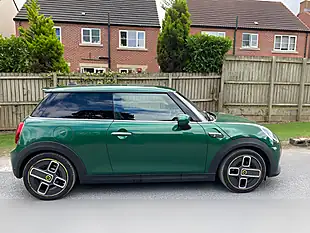 Used 2021 MINI Electric Cooper Cooper Se Green - Interior and Exterior details 3