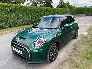 Used 2021 MINI Electric Cooper Cooper Se Green - Interior and Exterior details 8