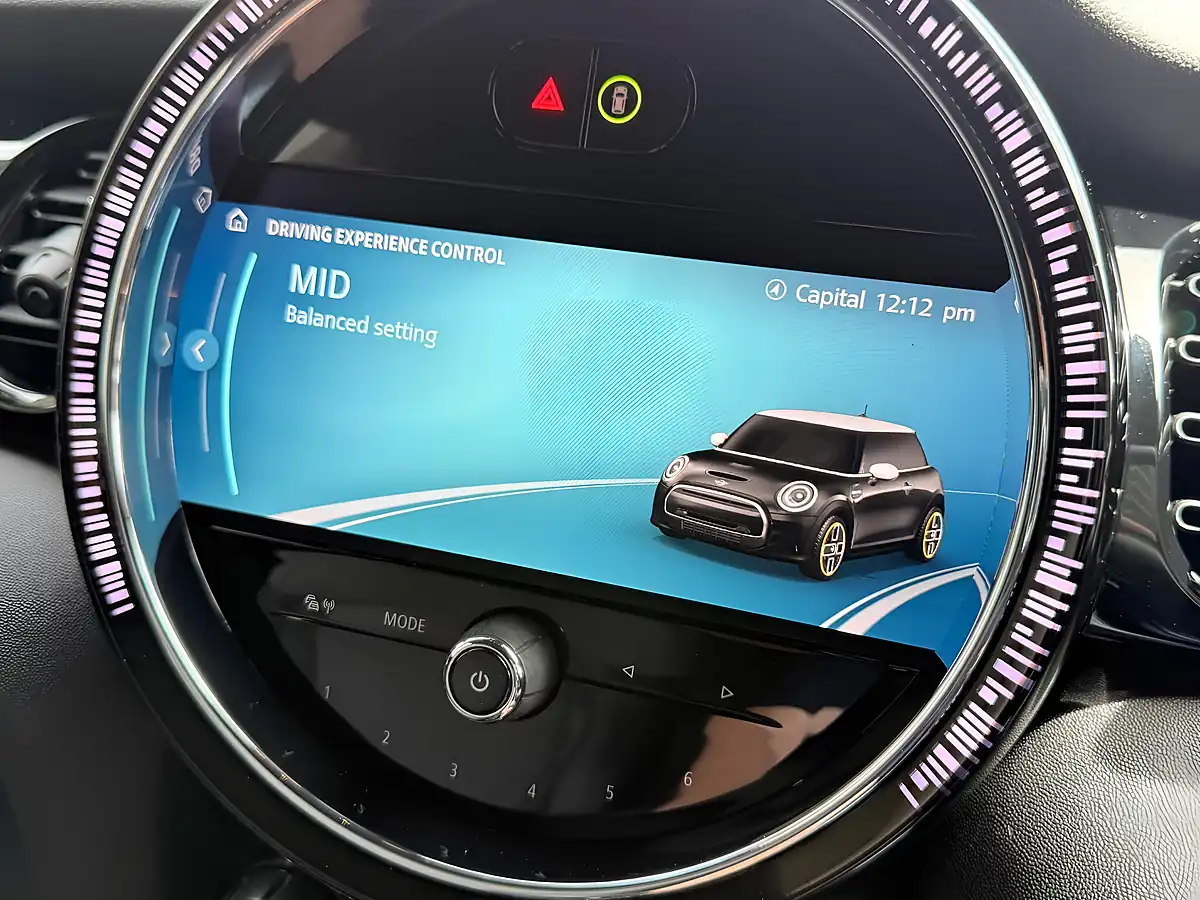 Used 2021 MINI Electric Hatch Cooper Se Level 2 Grey - Interior and Exterior details 18