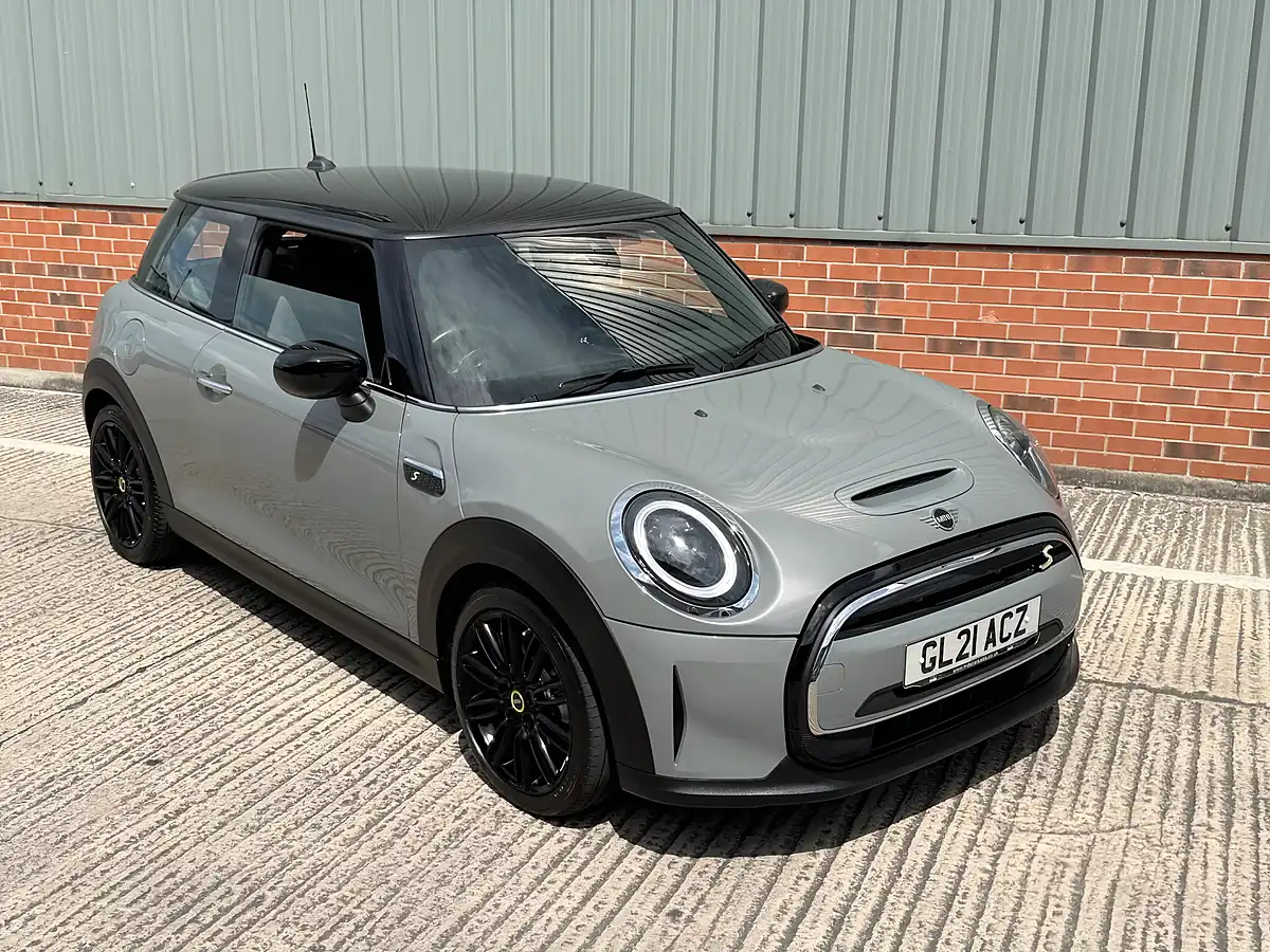 Used 2021 MINI Electric Hatch Cooper Se Level 2 Grey - Interior and Exterior details 8