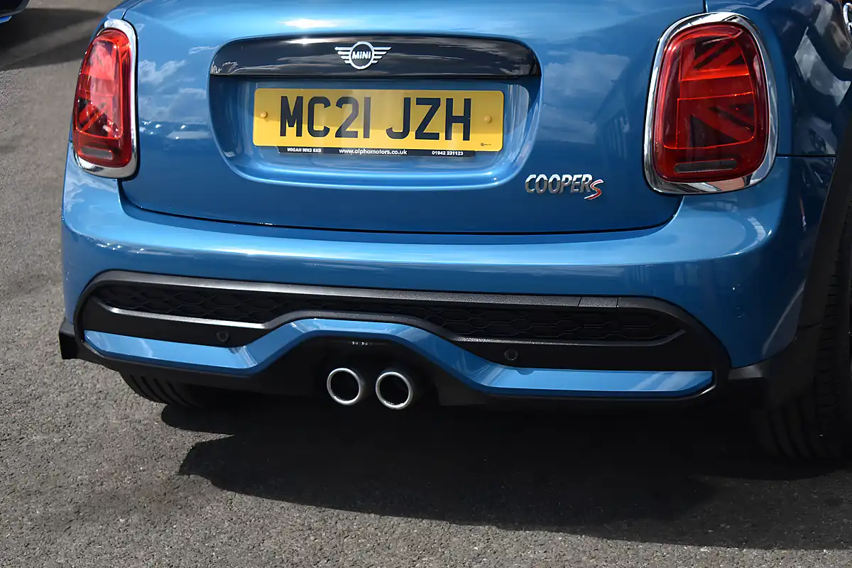 Used 2021 MINI Hatch Classic Starlight Blue - Interior and Exterior details 11
