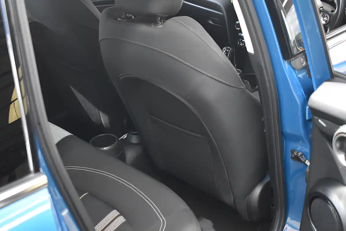 Used 2021 MINI Hatch Classic Starlight Blue - Interior and Exterior details 12