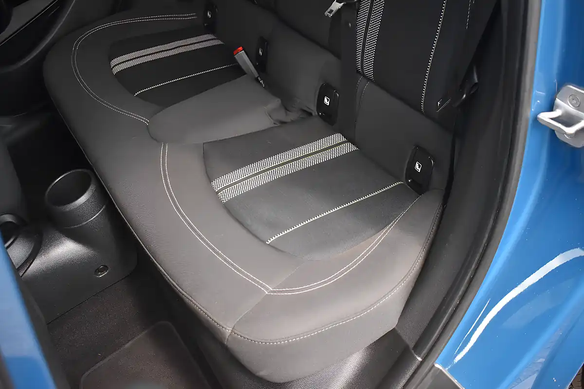 Used 2021 MINI Hatch Classic Starlight Blue - Interior and Exterior details 14