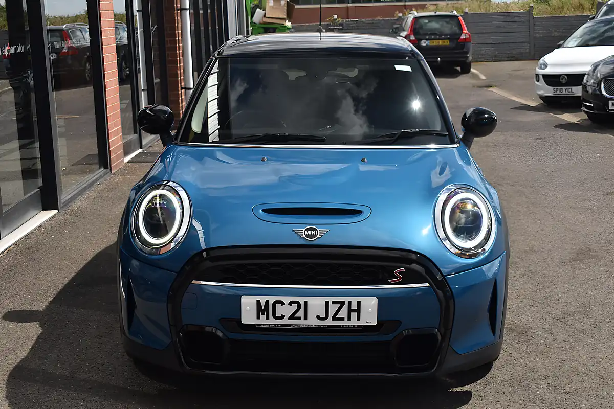 Used 2021 MINI Hatch Classic Starlight Blue - Interior and Exterior details 3