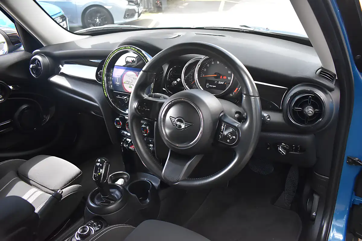 Used 2021 MINI Hatch Classic Starlight Blue - Interior and Exterior details 8