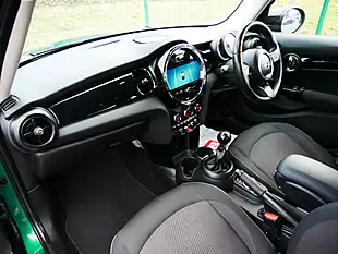 Used 2021 MINI Hatch Cooper Classic British Racing Green Iv - Interior and Exterior details 12