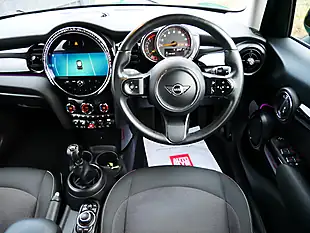Used 2021 MINI Hatch Cooper Classic British Racing Green Iv - Interior and Exterior details 14