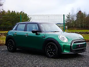 Used 2021 MINI Hatch Cooper Classic British Racing Green Iv - Interior and Exterior details 2