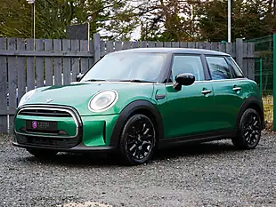 Used 2021 MINI Hatch Cooper Classic British Racing Green Iv - Interior and Exterior details 4