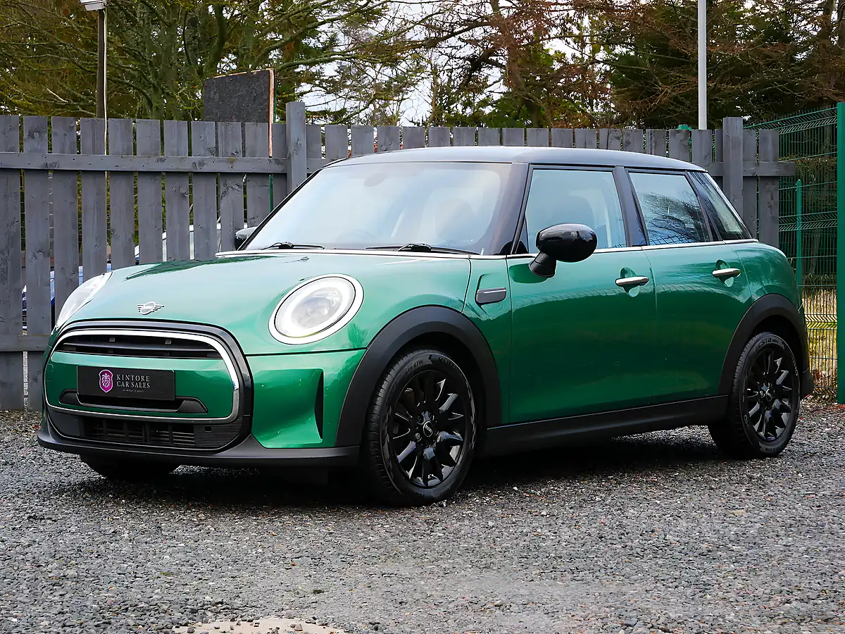 Used 2021 MINI Hatch Cooper Classic British Racing Green Iv - Interior and Exterior details 4
