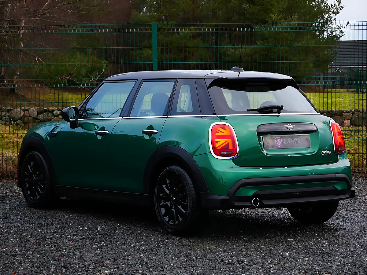 Used 2021 MINI Hatch Cooper Classic British Racing Green Iv - Interior and Exterior details 7
