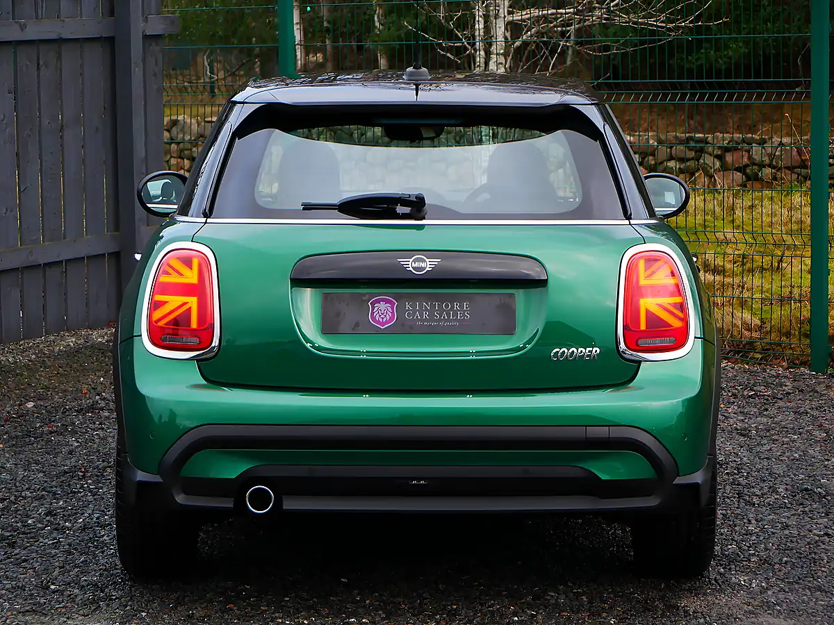 Used 2021 MINI Hatch Cooper Classic British Racing Green Iv - Interior and Exterior details 8