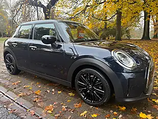 Used 2021 MINI Hatch Cooper Exclusive Black - Interior and Exterior details 10