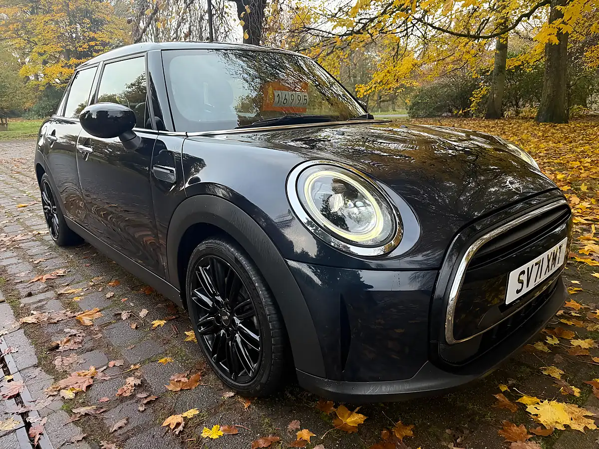Used 2021 MINI Hatch Cooper Exclusive Black - Interior and Exterior details 14