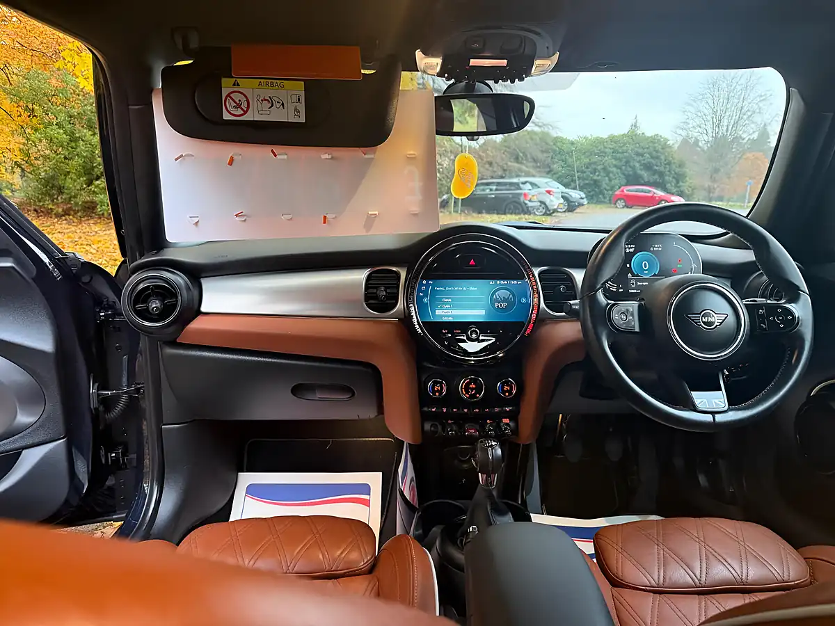 Used 2021 MINI Hatch Cooper Exclusive Black - Interior and Exterior details 16