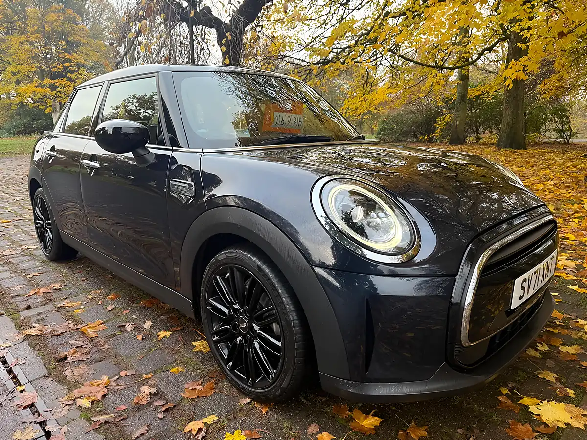 Used 2021 MINI Hatch Cooper Exclusive Black - Interior and Exterior details 3