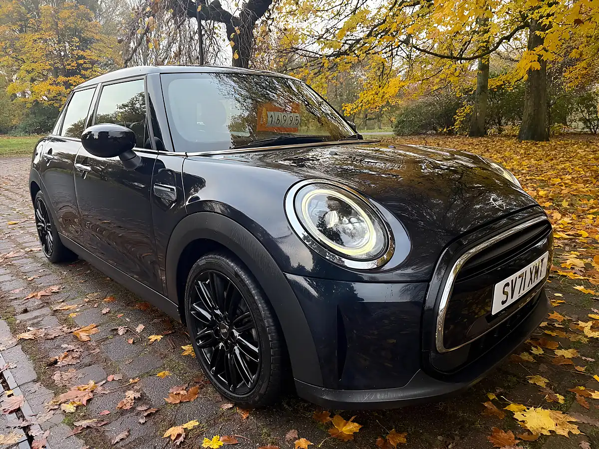 Used 2021 MINI Hatch Cooper Exclusive Black - Interior and Exterior details 4