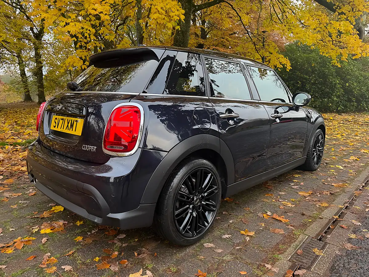 Used 2021 MINI Hatch Cooper Exclusive Black - Interior and Exterior details 6