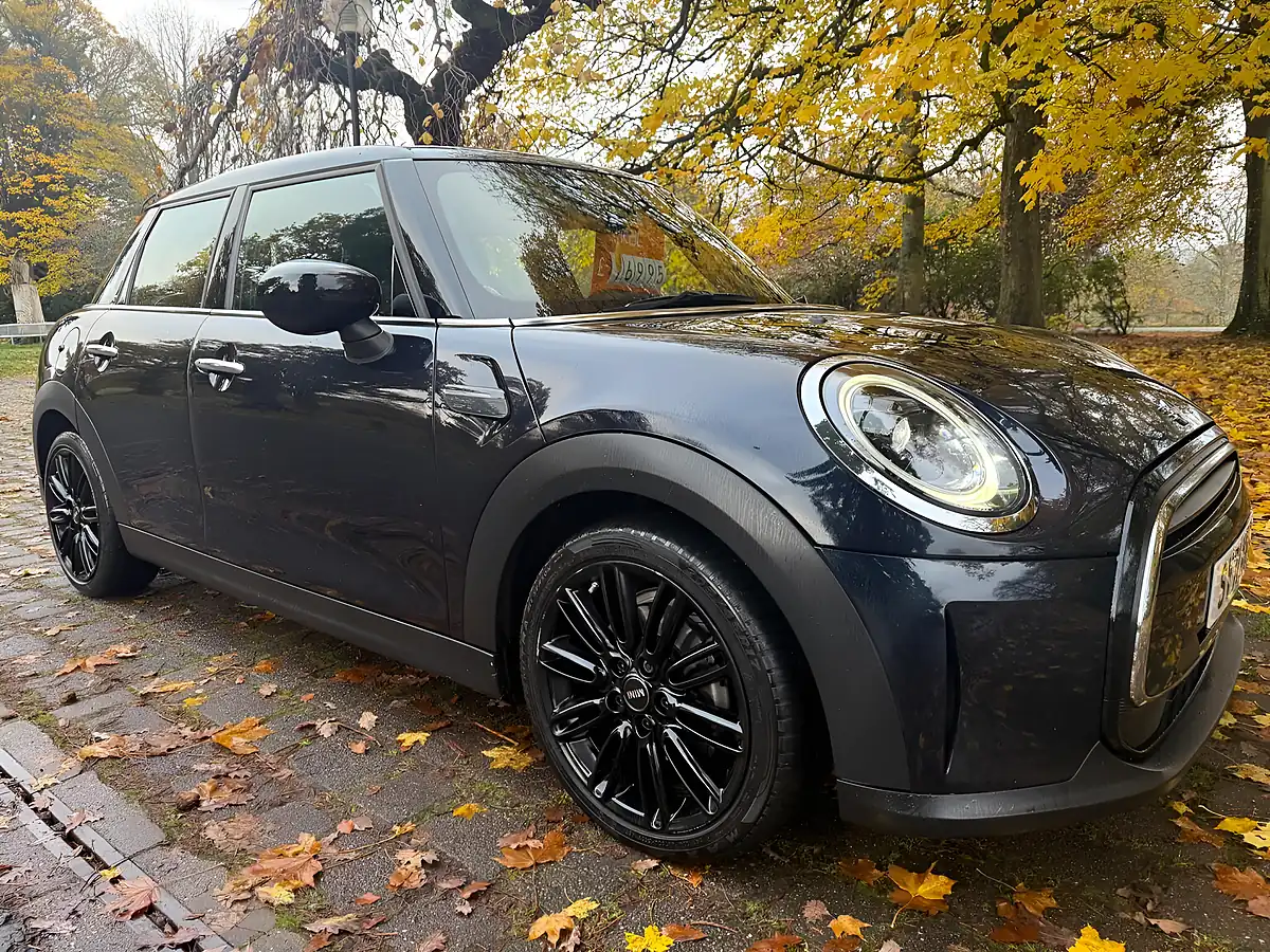 Used 2021 MINI Hatch Cooper Exclusive Black - Interior and Exterior details 7