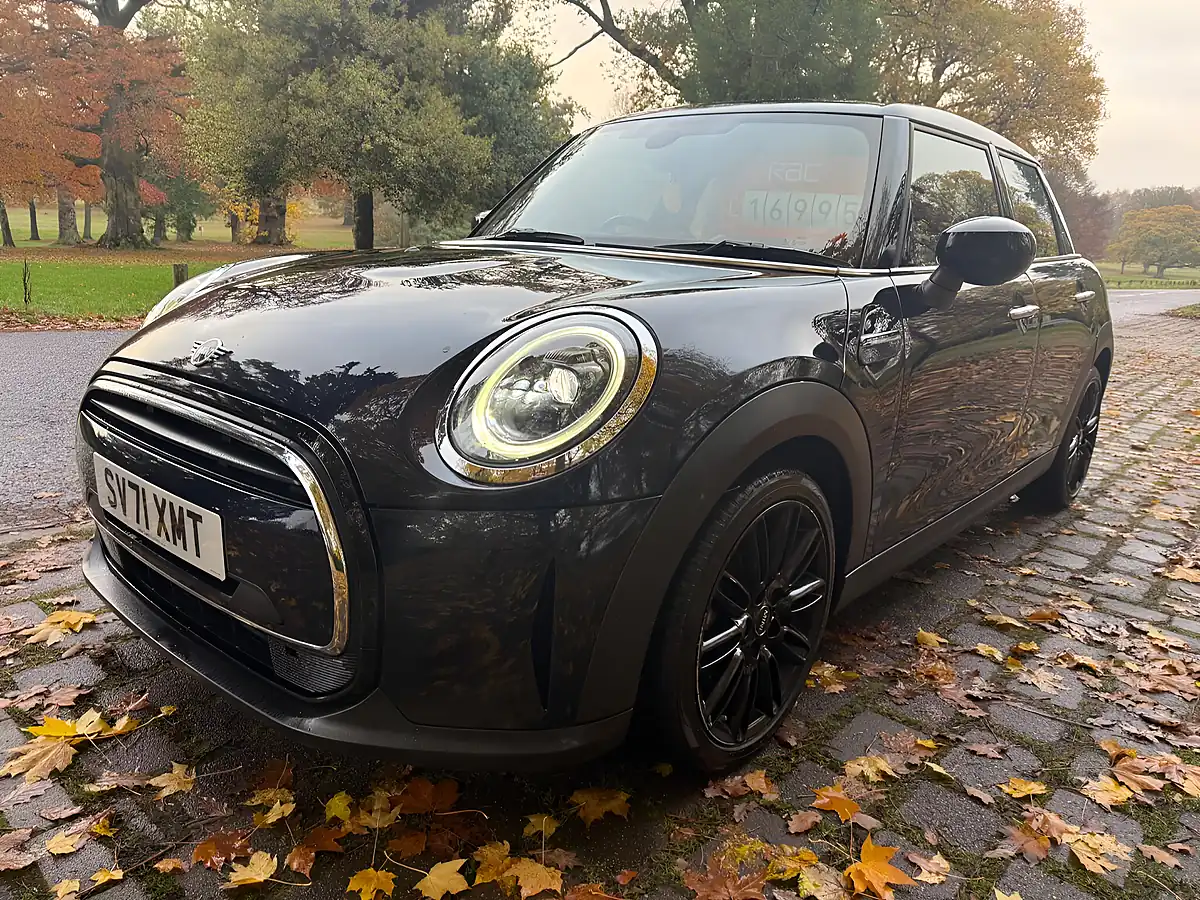 Used 2021 MINI Hatch Cooper Exclusive Black - Interior and Exterior details 8