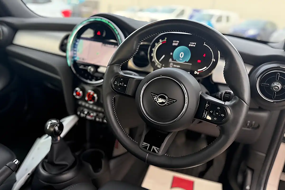 Used 2021 MINI Hatch Cooper Exclusive Grey - Interior and Exterior details 17