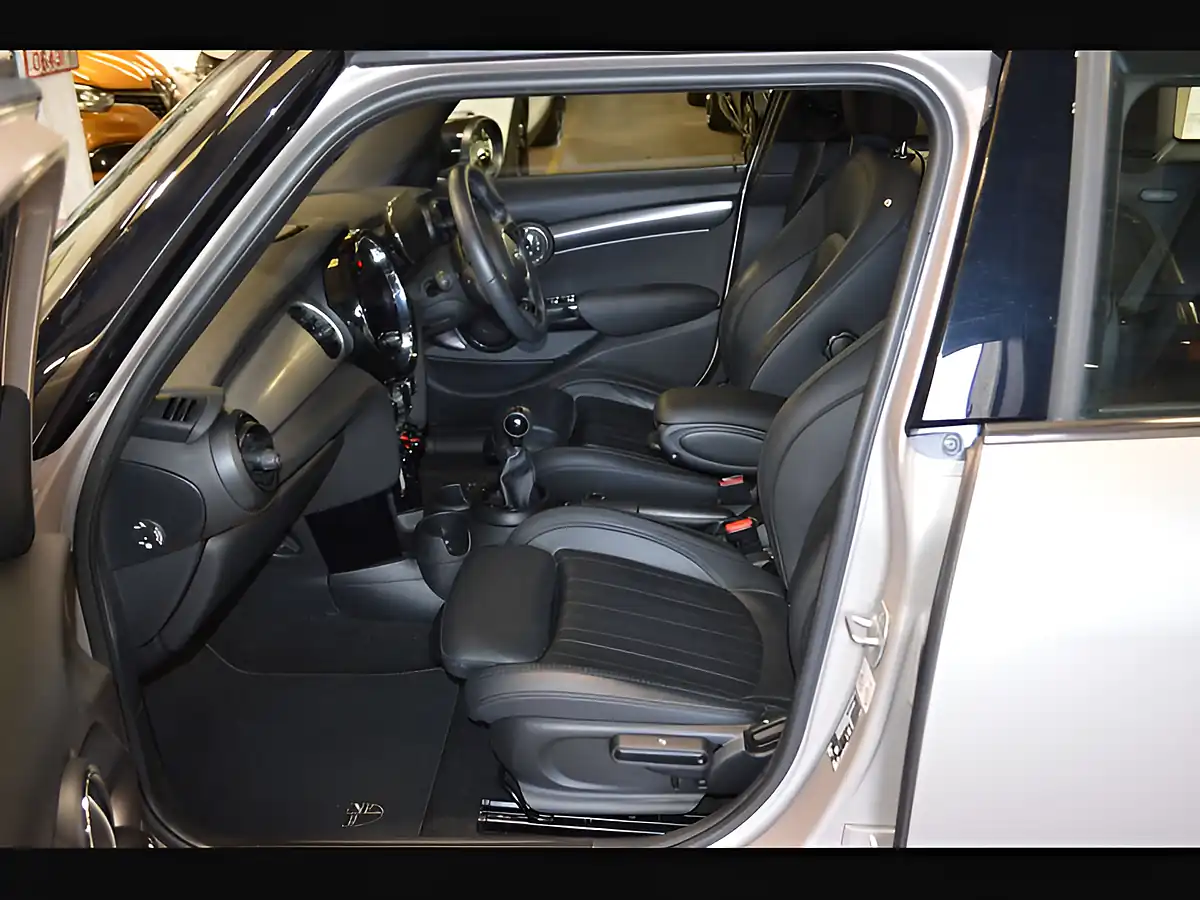 Used 2021 MINI Hatch Cooper Exclusive Rooftop Grey - Interior and Exterior details 13