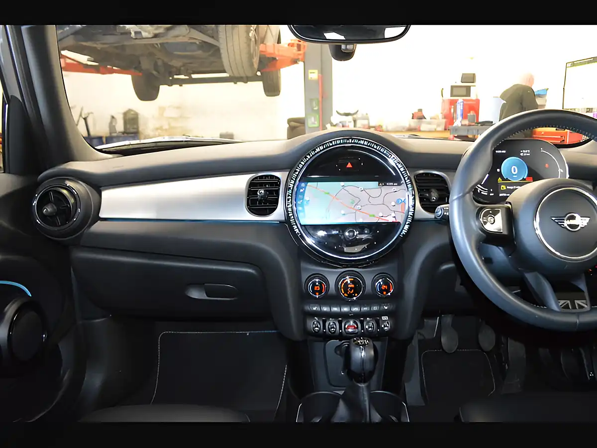 Used 2021 MINI Hatch Cooper Exclusive Rooftop Grey - Interior and Exterior details 18