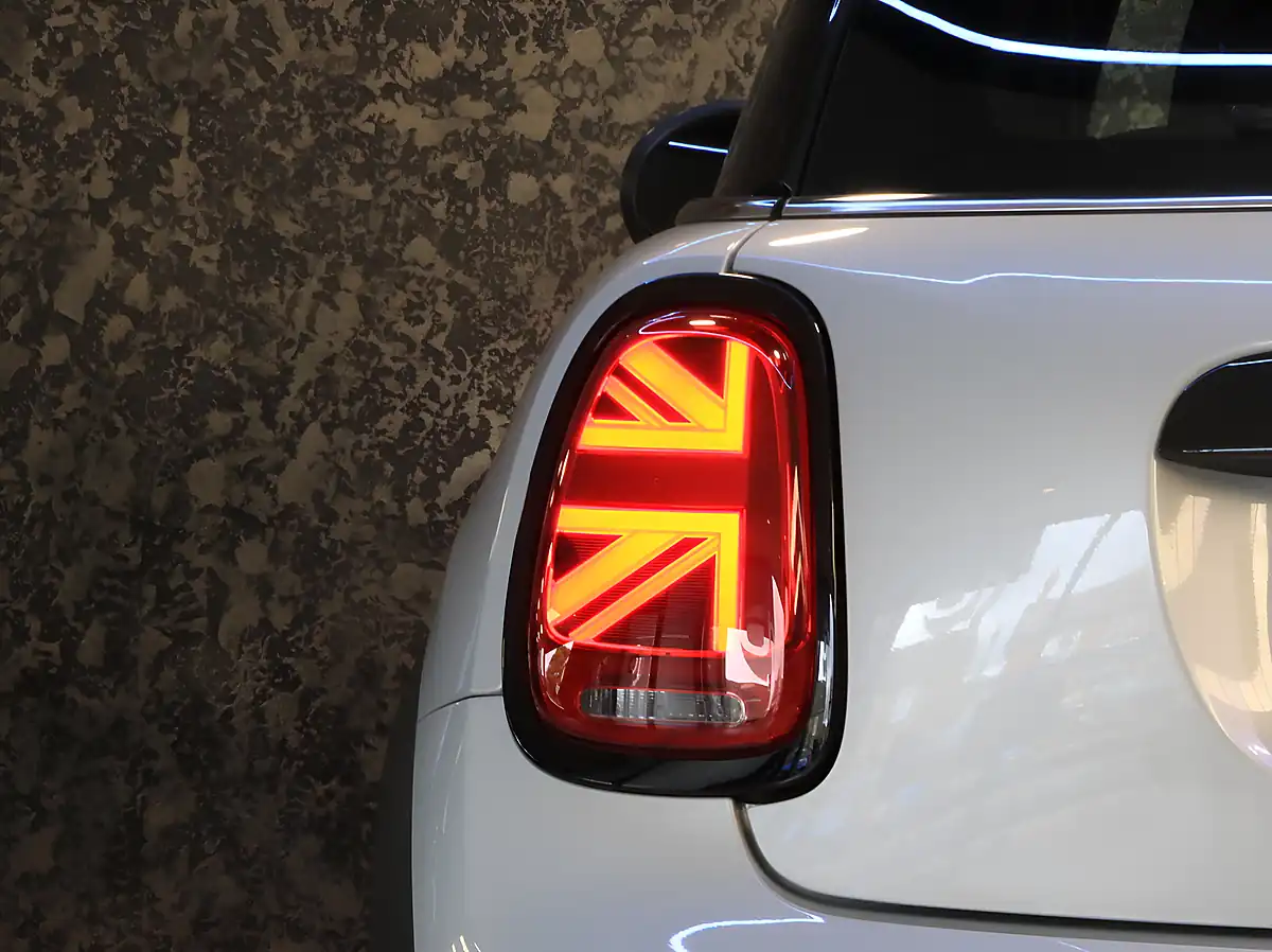 Used 2021 MINI Hatch Cooper S Sport White Silver - Interior and Exterior details 12