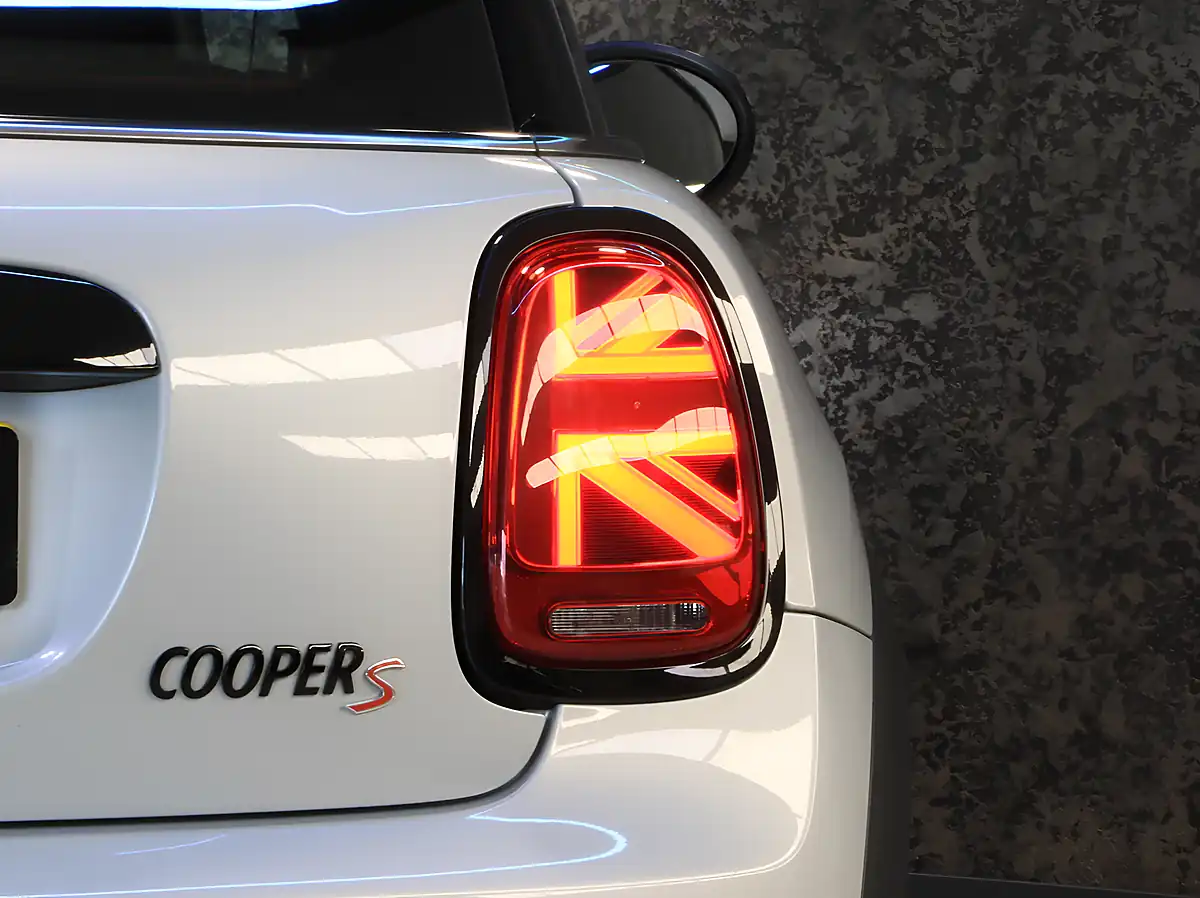 Used 2021 MINI Hatch Cooper S Sport White Silver - Interior and Exterior details 13