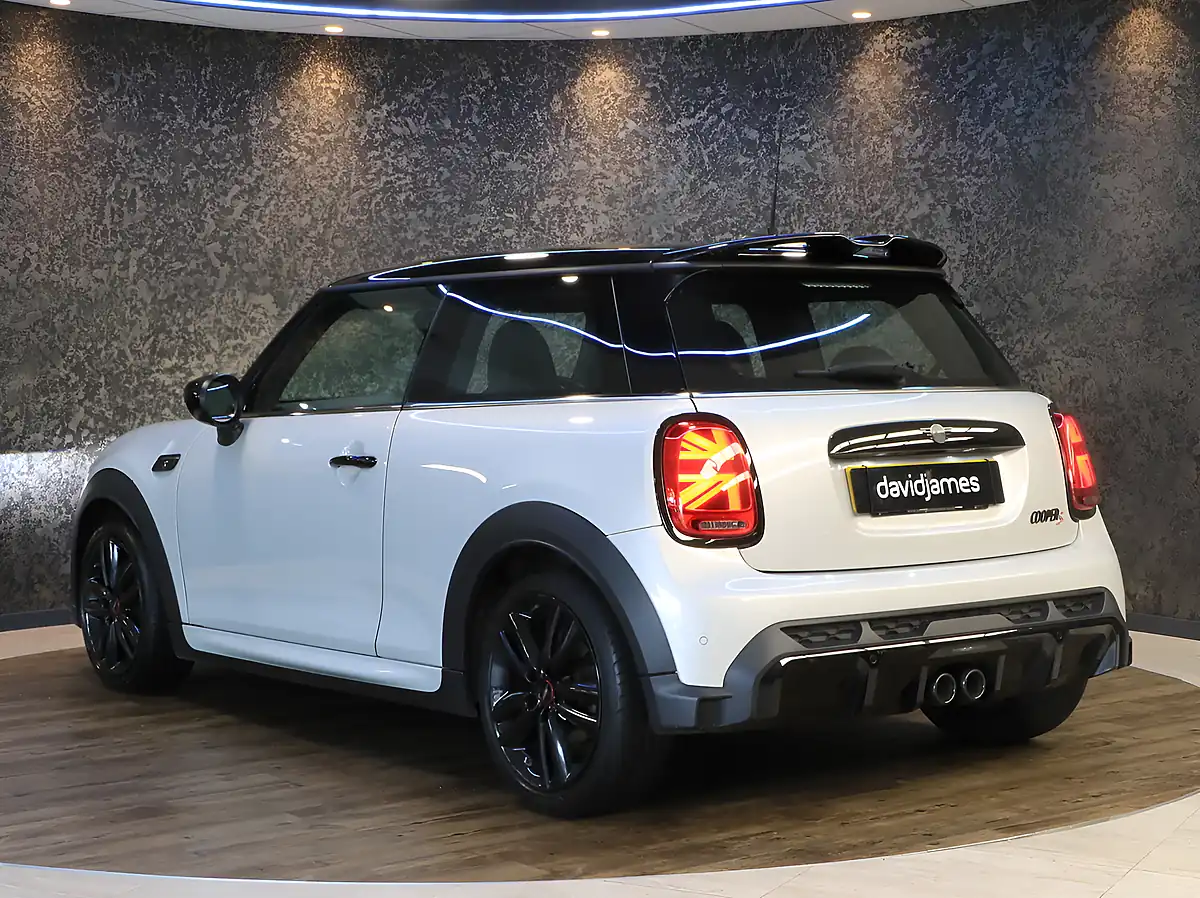 Used 2021 MINI Hatch Cooper S Sport White Silver - Interior and Exterior details 5