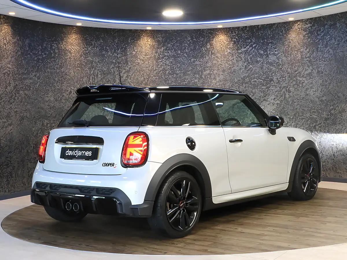 Used 2021 MINI Hatch Cooper S Sport White Silver - Interior and Exterior details 6