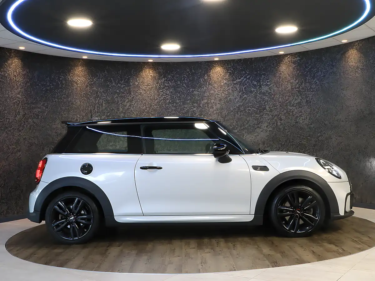 Used 2021 MINI Hatch Cooper S Sport White Silver - Interior and Exterior details 7