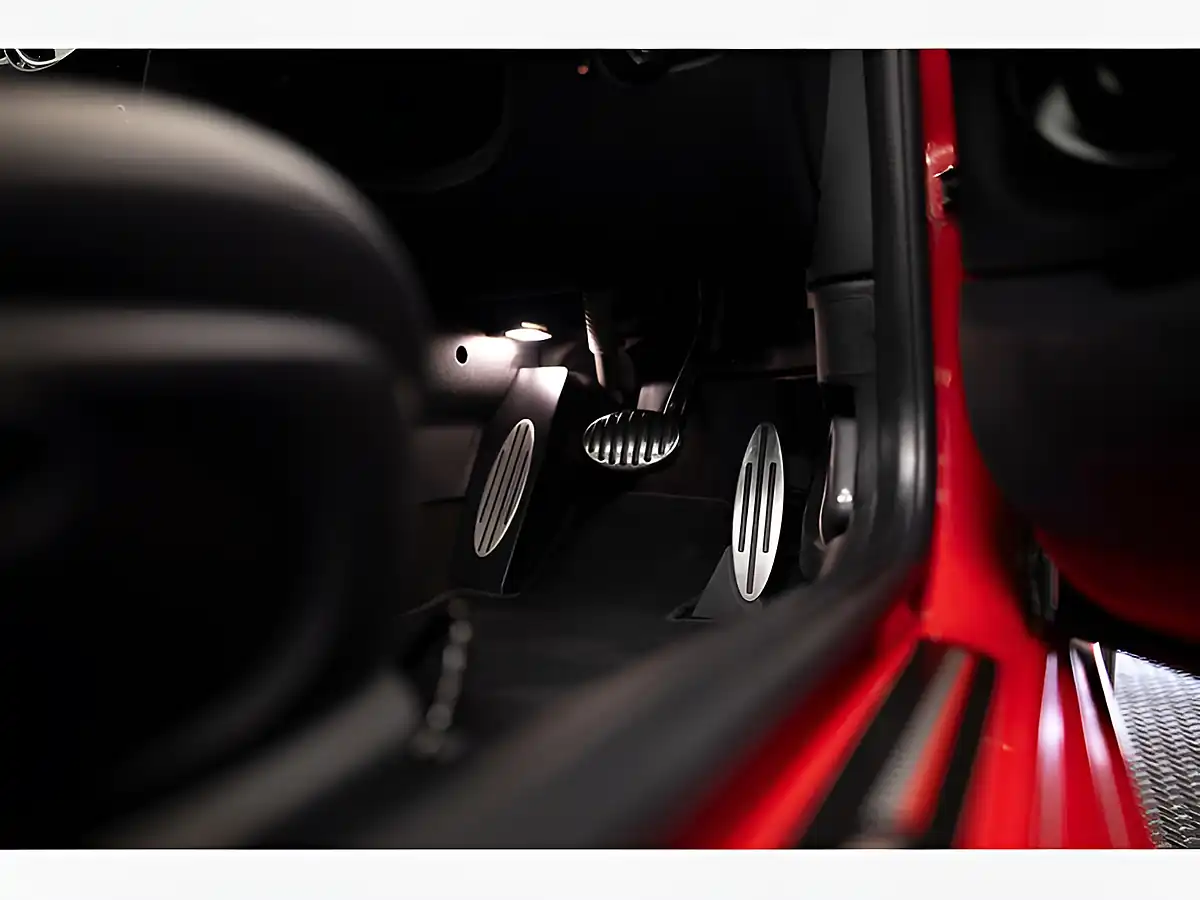 Used 2021 MINI Hatch Cooper Sport Chilli Red - Interior and Exterior details 16