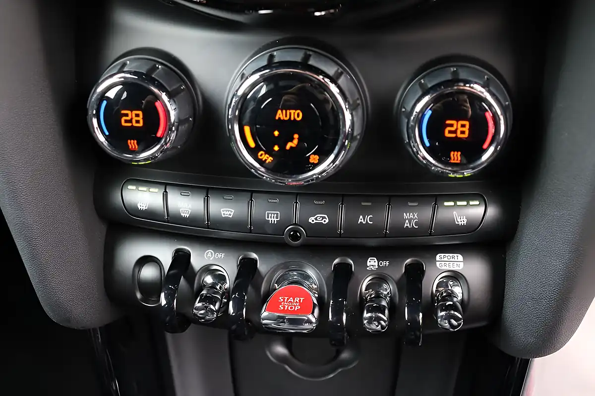 Used 2021 MINI Hatch Cooper Sport Island Blue - Interior and Exterior details 16