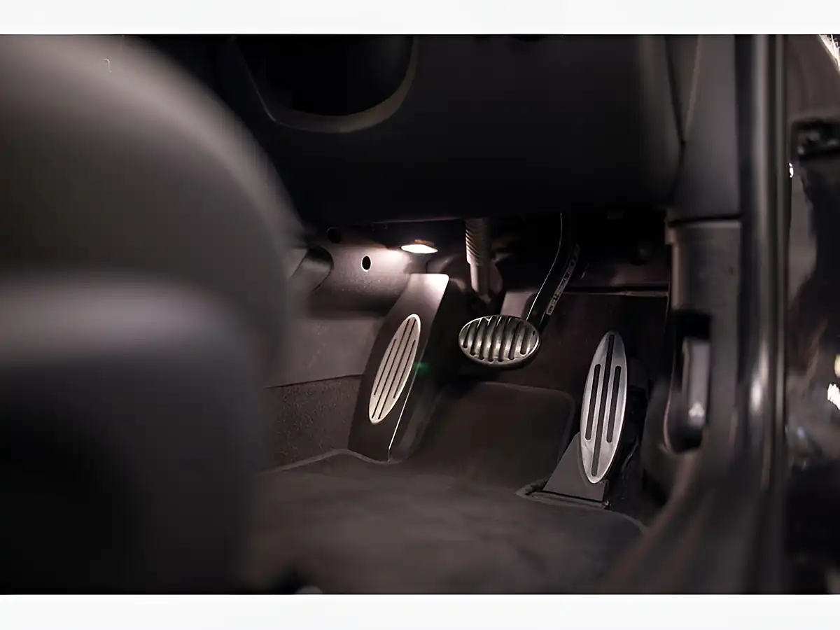 Used 2021 MINI Hatch Cooper Sport Midnight Black - Interior and Exterior details 12