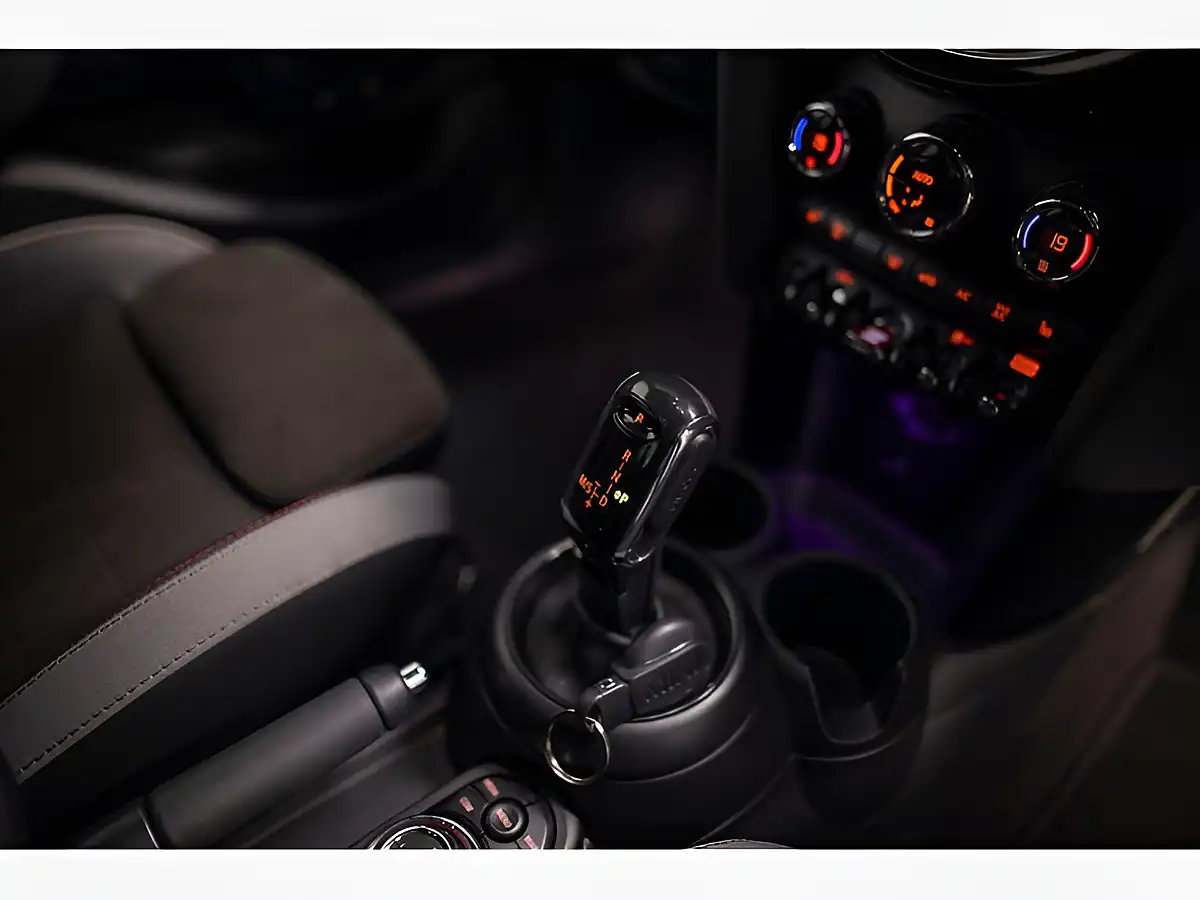 Used 2021 MINI Hatch Cooper Sport Midnight Black - Interior and Exterior details 16